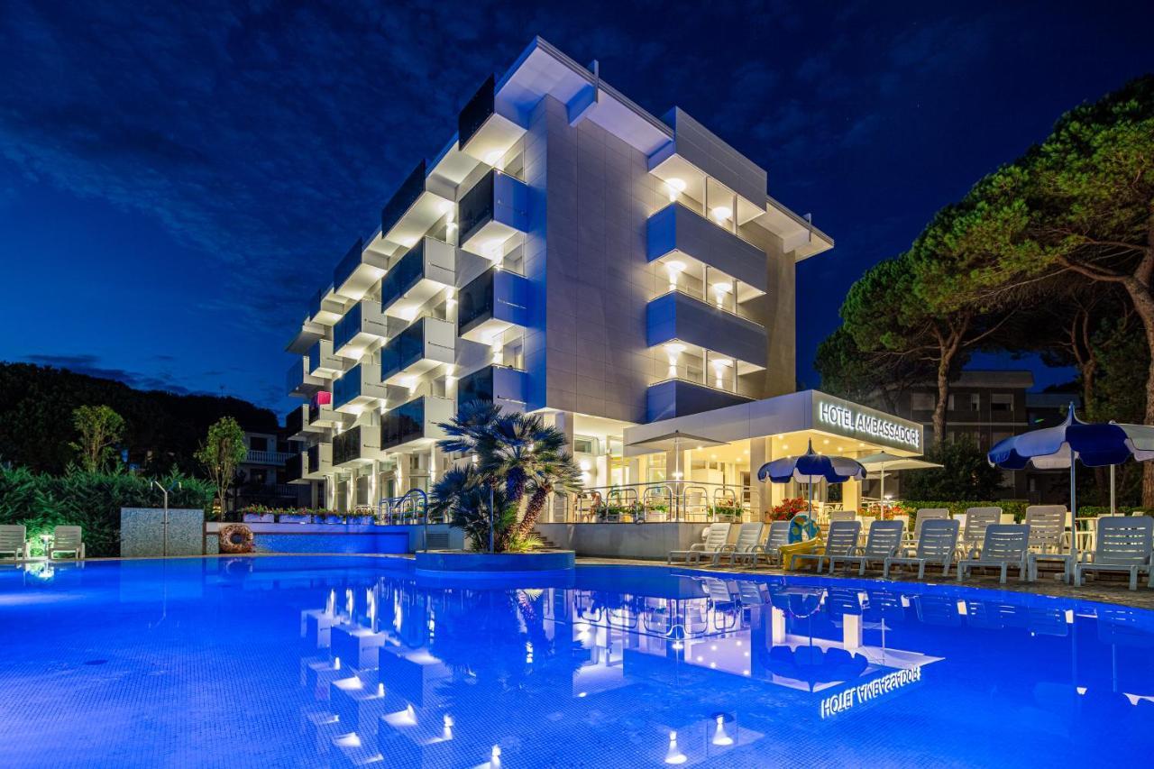 Hotel Ambassador Meuble Lignano Sabbiadoro Exteriör bild
